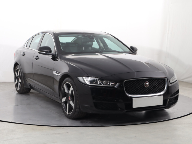 Jaguar XE 2016