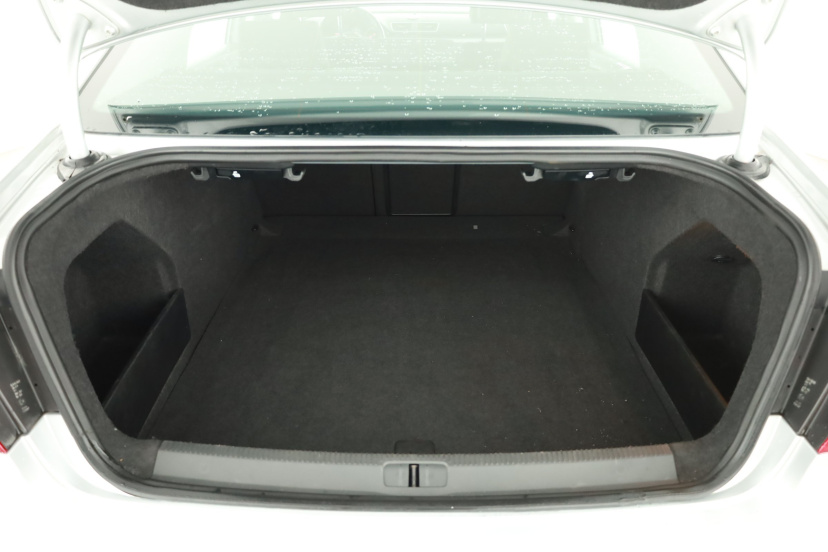 Volkswagen Passat, 2011