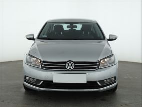 Volkswagen Passat - 2010