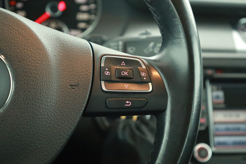 Volkswagen Passat, 2011