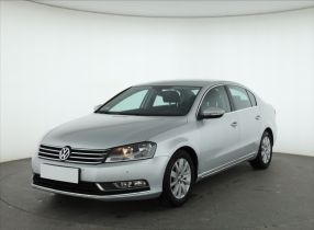 Volkswagen Passat - 2010