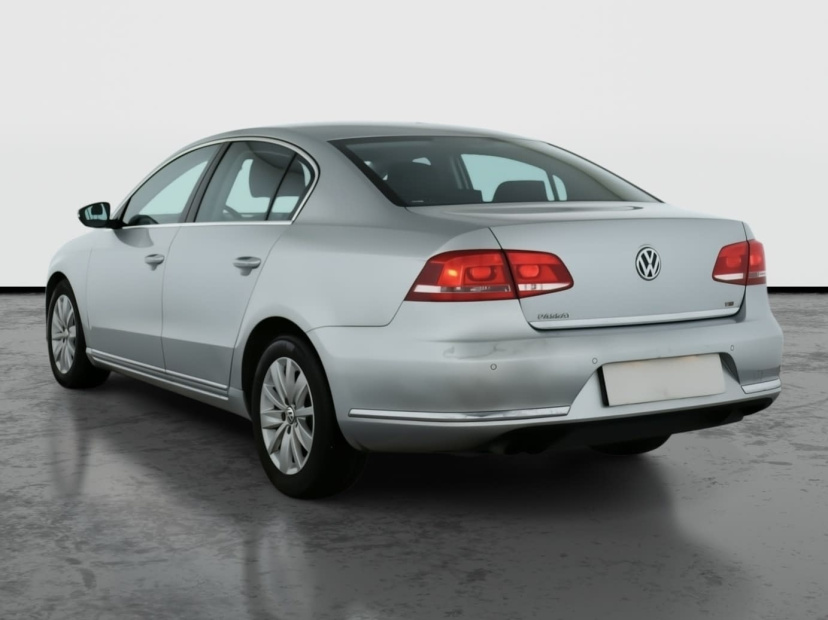 Volkswagen Passat, 2011