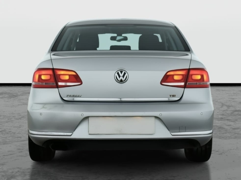 Volkswagen Passat, 2011