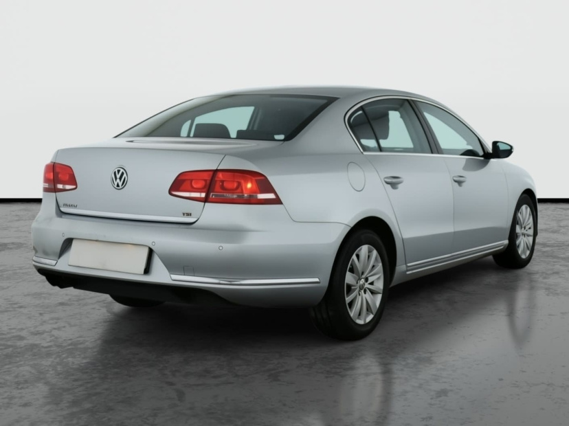 Volkswagen Passat, 2011
