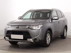 Mitsubishi Outlander - 2015