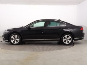 Volkswagen Passat - 2021