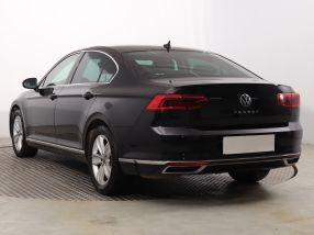Volkswagen Passat - 2021