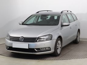 Volkswagen Passat - 2011