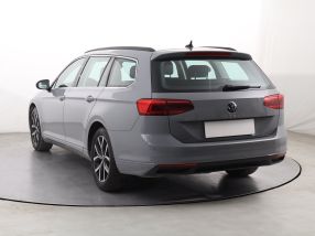 Volkswagen Passat - 2022