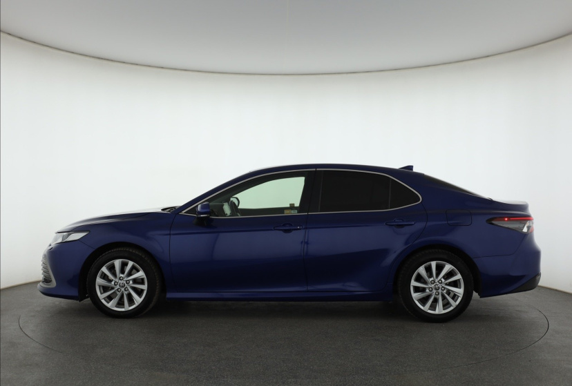 Toyota Camry, 2023