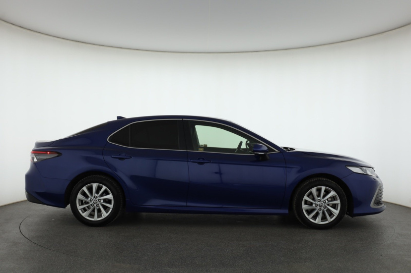 Toyota Camry, 2023