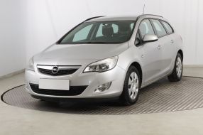 Opel Astra - 2012