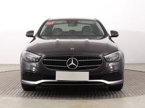 Mercedes-Benz E - 2022