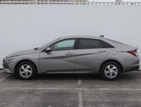 Hyundai Elantra - 2022