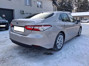 Toyota Camry - 2020