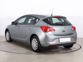 Opel Astra - 2015