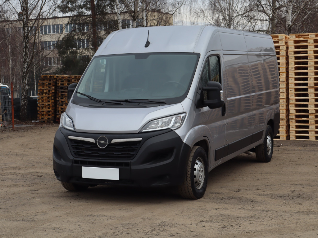 Opel Movano