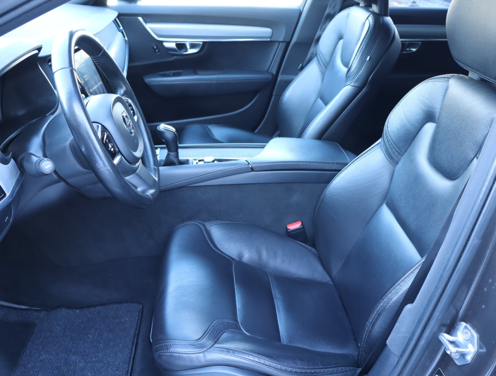 Volvo V90 Cross Country