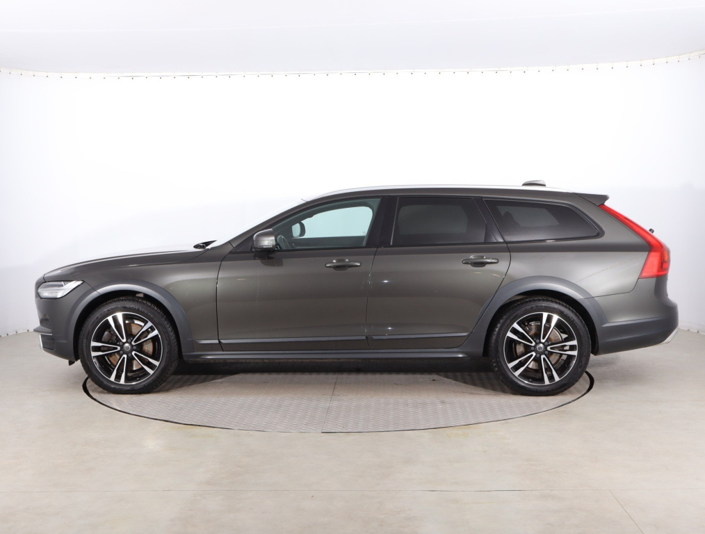 Volvo V90 Cross Country