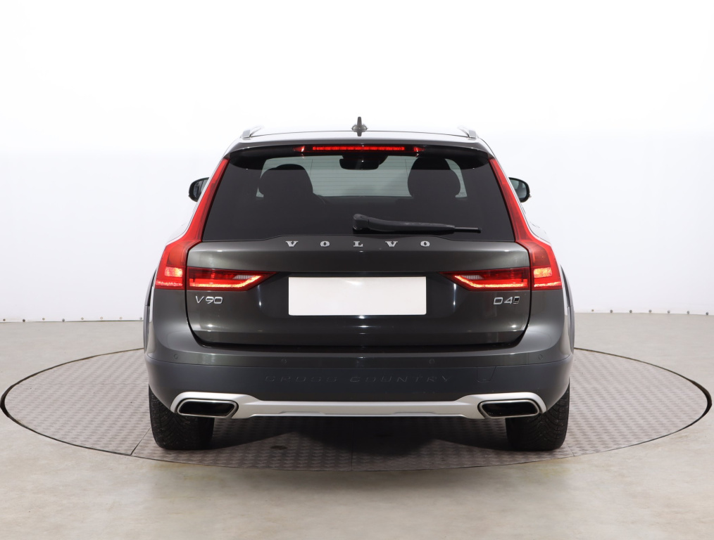 Volvo V90 Cross Country