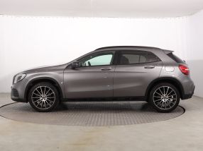 Mercedes - Benz GLA - 2017