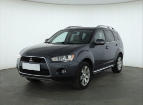 Mitsubishi Outlander - 2010