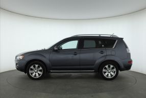 Mitsubishi Outlander - 2010