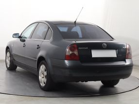 Volkswagen Passat - 2003