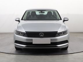 Volkswagen Passat - 2016