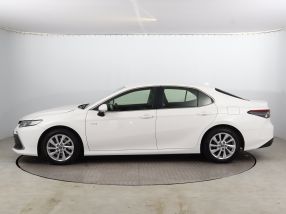 Toyota Camry - 2021