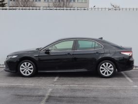 Toyota Camry - 2020