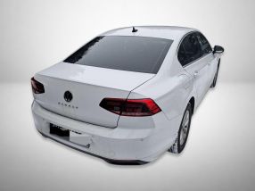 Volkswagen Passat - 2021