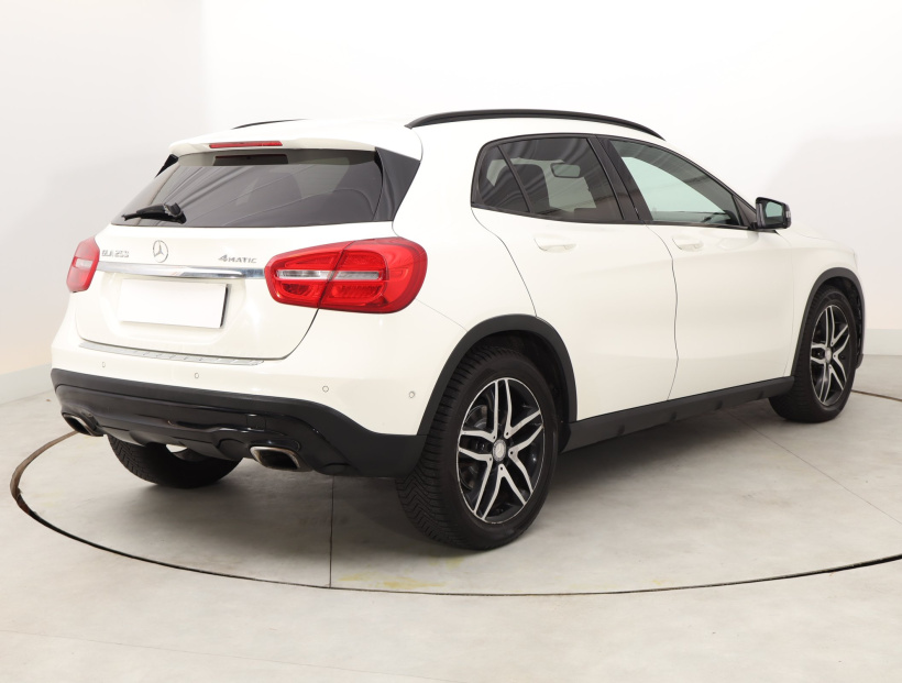 Mercedes-Benz GLA, 2014