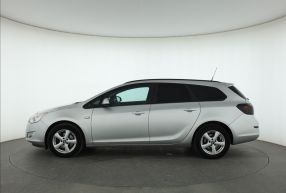 Opel Astra - 2012