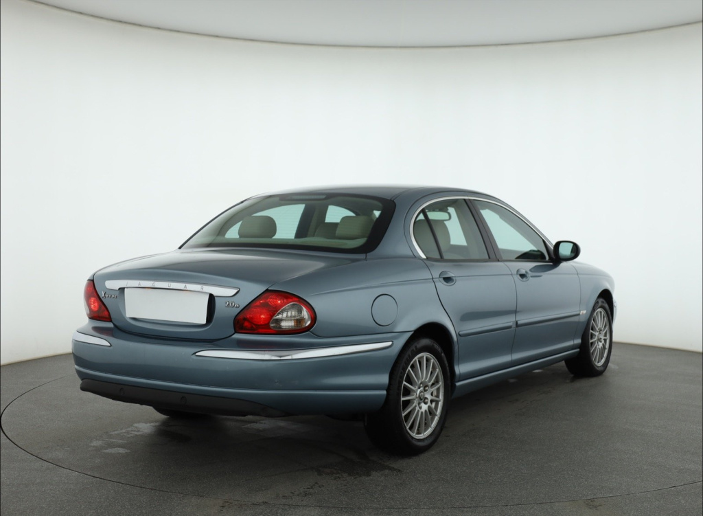 Jaguar X-Type