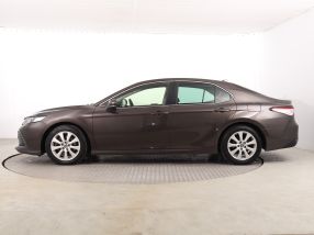 Toyota Camry - 2020