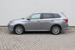 Mitsubishi Outlander - 2020