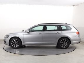 Volkswagen Passat - 2022