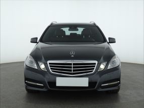 Mercedes-Benz E - 2011