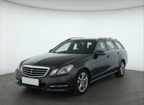 Mercedes-Benz E - 2011