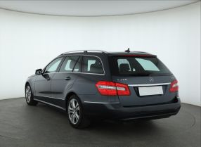 Mercedes-Benz E - 2011