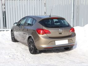 Opel Astra - 2013