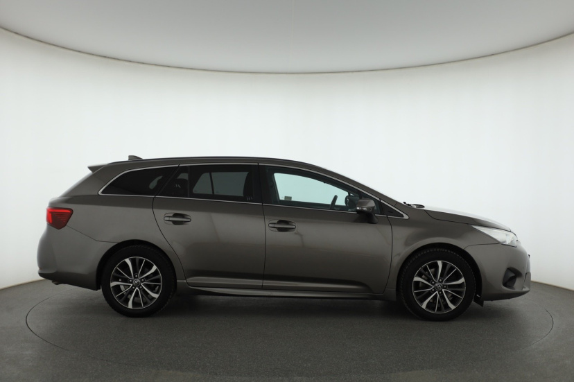 Toyota Avensis, 2016