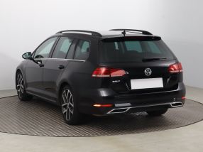 Volkswagen Golf - 2020