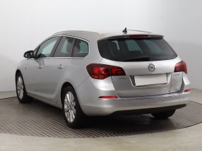 Opel Astra - 2014