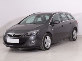 Opel Astra - 2011