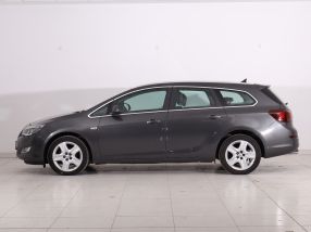 Opel Astra - 2011