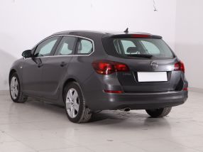 Opel Astra - 2011