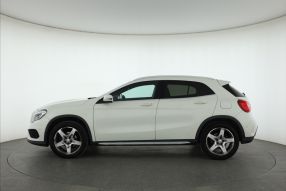 Mercedes-Benz GLA - 2016