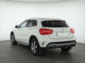 Mercedes-Benz GLA - 2016